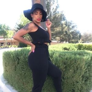 BLACK RUFFLE TWO PIECE CROP PANTS SET